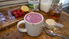Proteinshake mit Beeren: fruchtig-cremig mit Kefir – in 5 Minuten gemixt