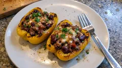 Gefüllte Paprika aus dem Ofen: Rinderhack & Kidneybohnen für eine saftige Füllung