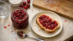 Cranberry-Aufstrich einkochen: fruchtig-herb, schnell gemacht und perfekt zu Käse