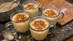 Cremiger Eierpunsch mit Zitrone und Zimt – in 10 Minuten auf dem Tisch