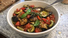 Mediterrane Gemüsepfanne mit Fenchel: So bekommt das Gemüse schöne Röstaromen