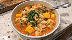 Fisch-Curry mit Mango aus einem Topf – cremig, leicht und in 30 Minuten fertig