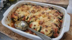 Italienisches Gemüsegratin mit Mozzarella – so wird die Käsekruste schön goldbraun