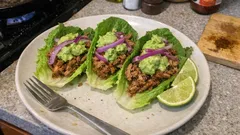 Mexikanisches Pulled Pork aus dem Ofen – butterzart mit Limetten-Guacamole