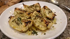 Ofenfenchel mit Rosmarin und Thymian – so wird er zart und aromatisch