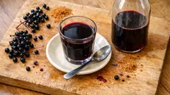 Holundersaft selber machen: aromatisch, klar abgeseiht und lange haltbar