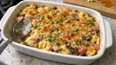 Cremiger Tortellini-Auflauf mit Schinken – in 25 Minuten goldbraun überbacken