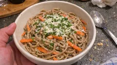 Möhrenspaghetti in cremiger Kräutersauce – schnell gemacht und herrlich aromatisch