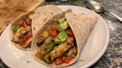 Hähnchen-Fajitas wie vom Streetfood-Stand – mit Limetten-Knoblauch-Marinade