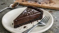 Schoko-Tarte mit Kakao-Mürbeteig: gekühlt serviert, herrlich intensiv