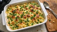 Erbsenpasta-Auflauf mit Zitronen-Béchamel – cremig, frisch und in 15 Minuten im Ofen
