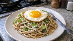 Spaghetti mit Spiegelei und Kräutersoße – schnell, cremig und schön sättigend