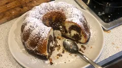 Saftiger Marmorkuchen aus der Gugelhupfform – so gelingt die Marmorierung ganz einfach