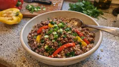 Hackfleischpfanne mit Buchweizen und Paprika – unkompliziert und richtig sättigend