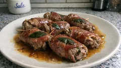 Saltimbocca-Röllchen aus der Pfanne – zartes Kalb mit Salbei und Parmaschinken