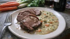 Hasenbraten wie im Gasthaus: zart geschmort mit cremiger Gemüse-Sahne-Sauce