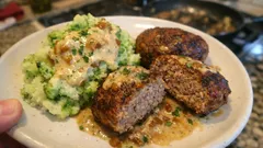 Bunte Frikadellen mit Kartoffel-Brokkoli-Stampf – saftig, cremig und schnell gemacht