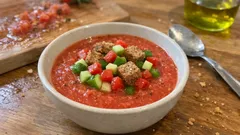 Kalte Gemüsesuppe wie Gazpacho – in 20 Minuten vorbereitet, perfekt für warme Tage
