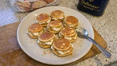 Gefüllte Pfannküchlein mit Frischkäse-Apfelmus-Creme – schnell gemacht, schmeckt wie Brunch