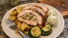 Gefüllte Pute mit Kräuter-Reis und Ofengemüse – so bleibt sie saftig und knusprig