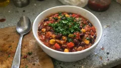 Chili sin Carne mit getrockneten Bohnen – sämig, würzig und perfekt zum Aufwärmen