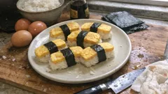 Tamago-Nigiri selber machen: japanisches Omelett auf Sushi-Reis, ganz einfach