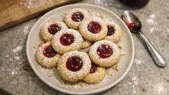 Engelsaugen mit Johannisbeergelee – mürbe Butterplätzchen, die immer gelingen