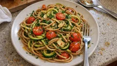 Knoblauch-Spaghetti mit Zucchini und Tomaten – schnell, würzig und herrlich leicht