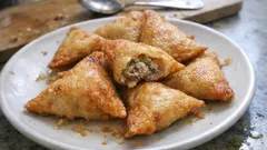 Knusprige chinesische Neujahrs-Teigtaschen – mit Schweinehack und Ingwer selbst gemacht
