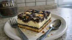 Mohn-Käsekuchen vom Blech: saftiger Hefeteig, Apfel-Mohn und cremiger Quark