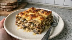 Cremige Pilz-Lasagne mit Käse-Béchamel – so gelingt sie schön saftig und goldbraun