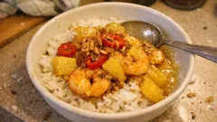 Malaysisches Garnelen-Curry mit Ananas – cremig, frisch und in 30 Minuten
