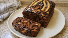 Saftiges Schoko-Bananenbrot mit Zartbitter & Erdnussmus – so bleibt es lange frisch