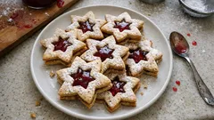 Haselnuss-Marmeladen-Kekse mit Johannisbeergelee – zart, nussig und lange frisch