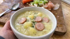 Kartoffelsuppe mit Würstchen – sämig, herzhaft und in einem Topf schnell gemacht