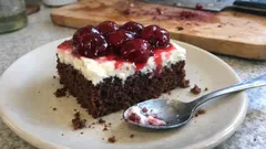 Schokoschnitten mit Kirschen vom Blech – saftig, cremig und ideal zum Vorbereiten