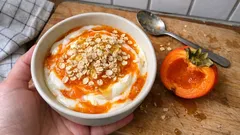 Kaki-Joghurt mit Hirseflocken: cremiges 5‑Minuten-Frühstück mit natürlicher Süße