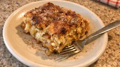 Scheiterhaufen mit Topfen: Saftiger Brotauflauf mit Äpfeln wie aus dem Café