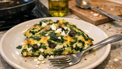 Mediterrane Spinat-Feta-Frittata aus einer Pfanne – schnell und schön saftig