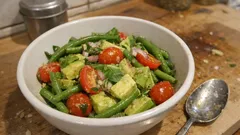 Avocado-Bohnen-Salat mit Kirschtomaten: schnell gemacht, herrlich cremig