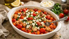 Hähnchen-Tomaten-Auflauf mit Feta – so bleibt das Fleisch im Ofen schön saftig