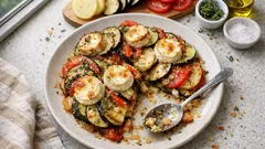 Gemüsetian mit Ziegenkäse aus dem Ofen – mediterran geschichtet, herrlich saftig