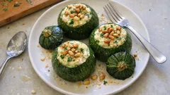 Rondini aus dem Ofen: runde Zucchini mit Ricotta-Parmesan-Füllung