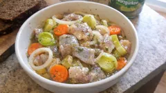 Eingelegter Matjes in Zitronen-Honig-Marinade – 24 Stunden ziehen lassen, dann genießen