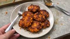 Knusprige Süßkartoffelpuffer aus der Pfanne – mit Haferflocken, schnell und gelingsicher