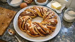 Hefe-Zimtkranz mit Vollkorn & Dinkel – saftig, duftend und schön geflochten