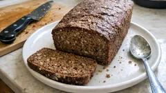 Roggenvollkornbrot aus der Kastenform: saftig, kernig und lange frisch