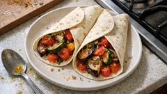 Gemüse-Wraps vom Grill: würzig mariniert, schnell geröstet und direkt eingerollt