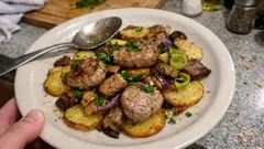 Tiroler Gröstl wie auf der Hütte: knusprige Kartoffeln, saftiges Filet, Pilze