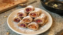 Pfannkuchen ohne Ei: Mit Sprudelwasser werden sie schön luftig – einfach mit Marmelade